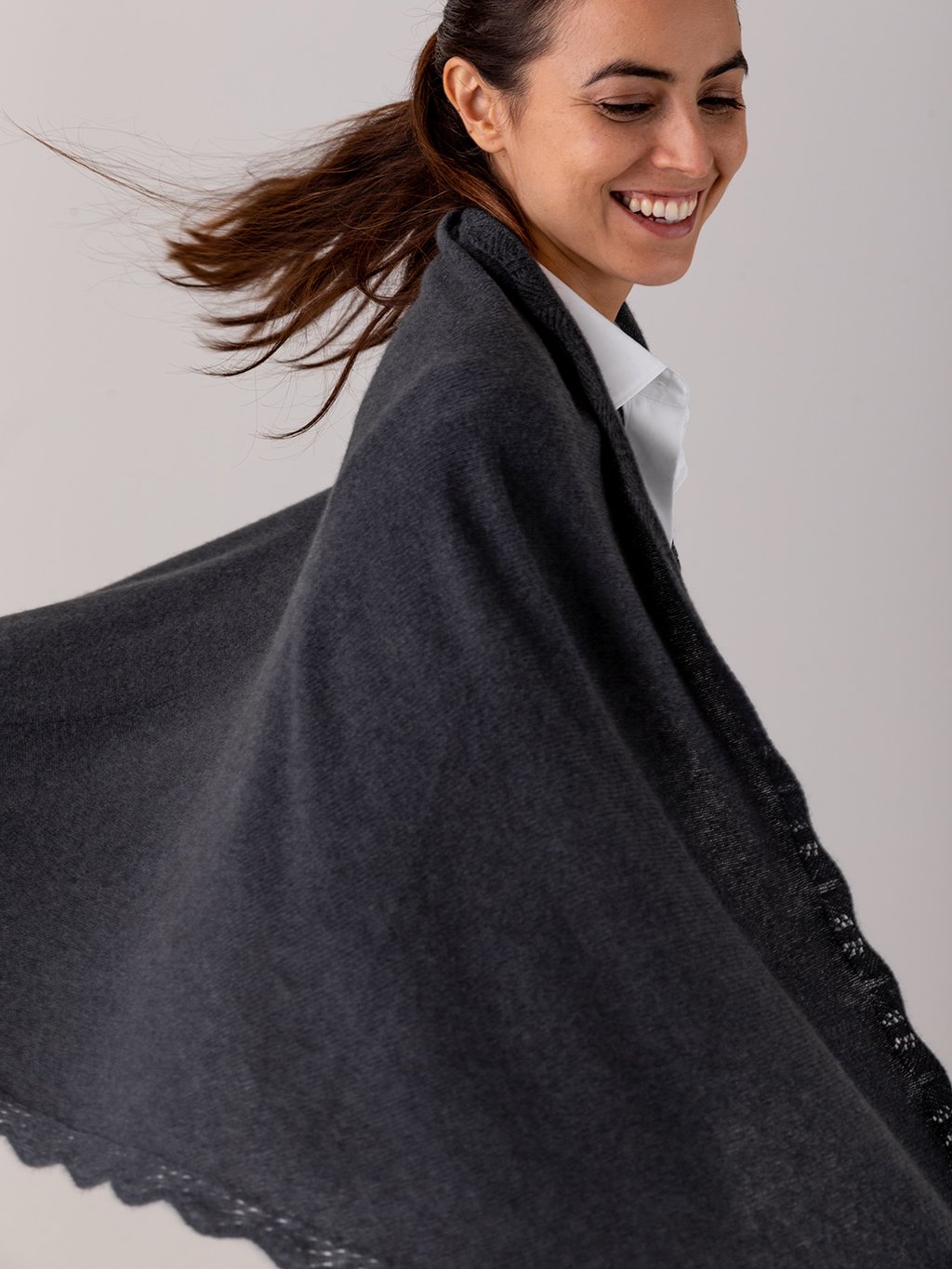 Detailansicht von Stola aus Cashmere von DANIELS