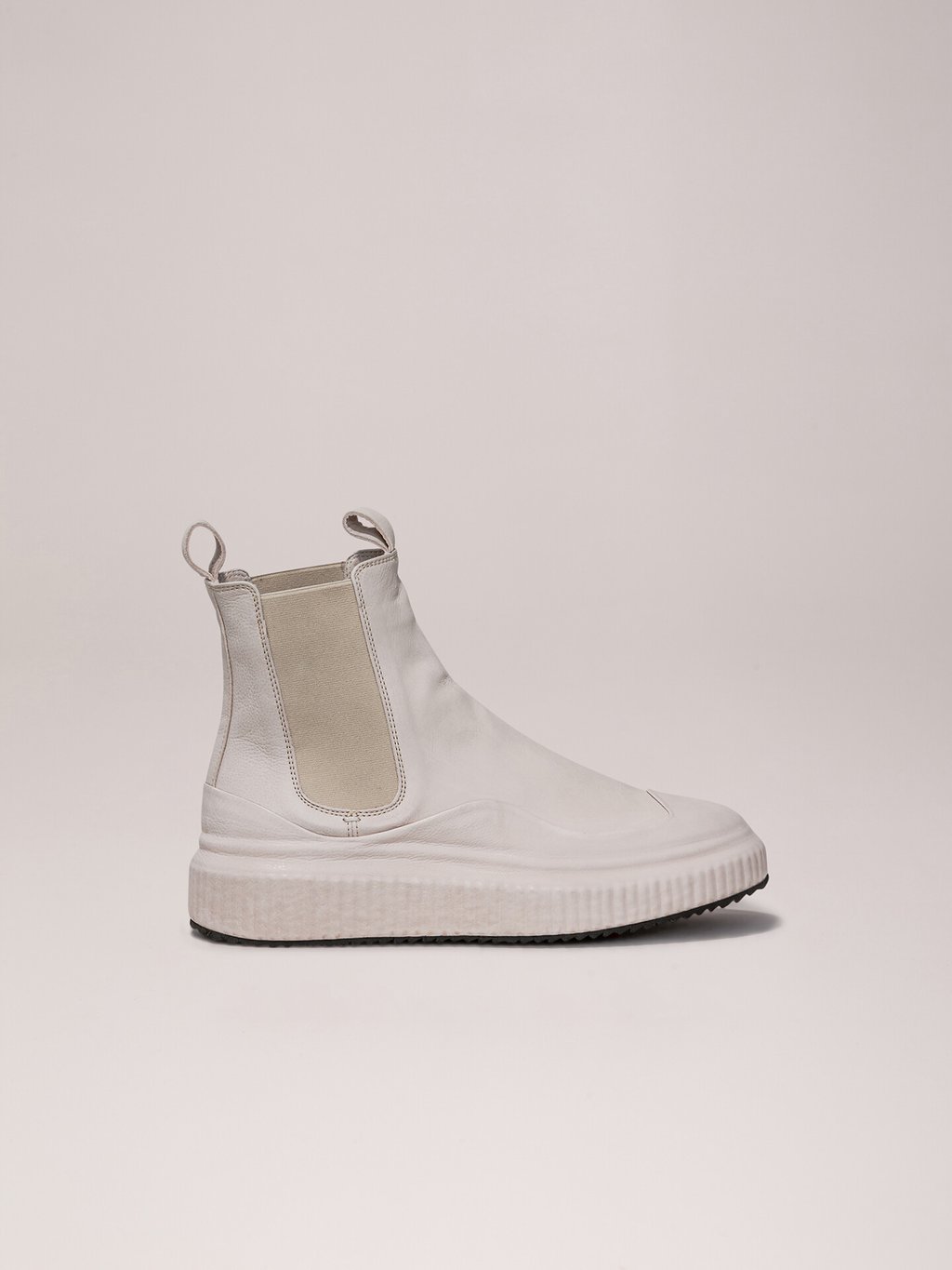 Detailansicht von Chelsea-Boots aus Leder von OFFICINE CREATIVE