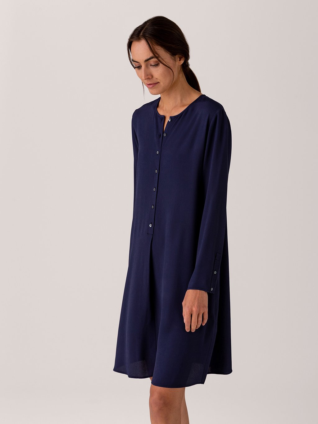 Detailansicht von Midi-Blusenkleid von HER SHIRT