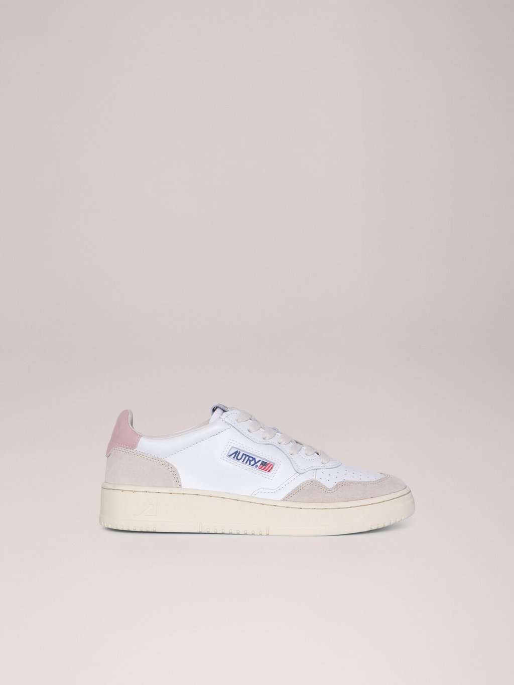 Detailansicht von Sneaker aus Leder von AUTRY