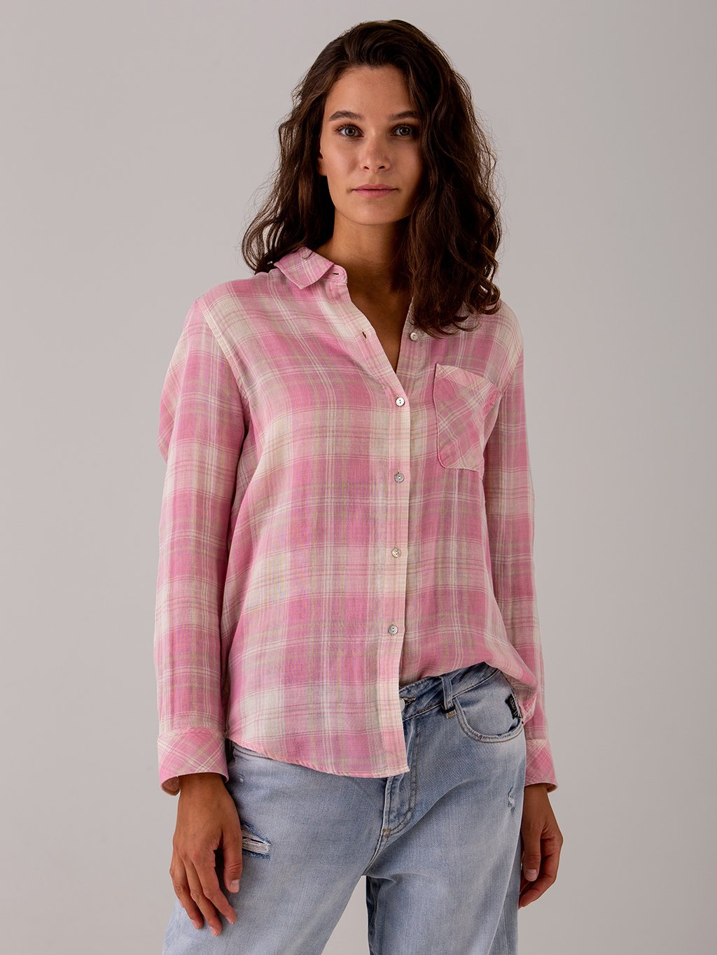 Detailansicht von Karobluse von RAILS