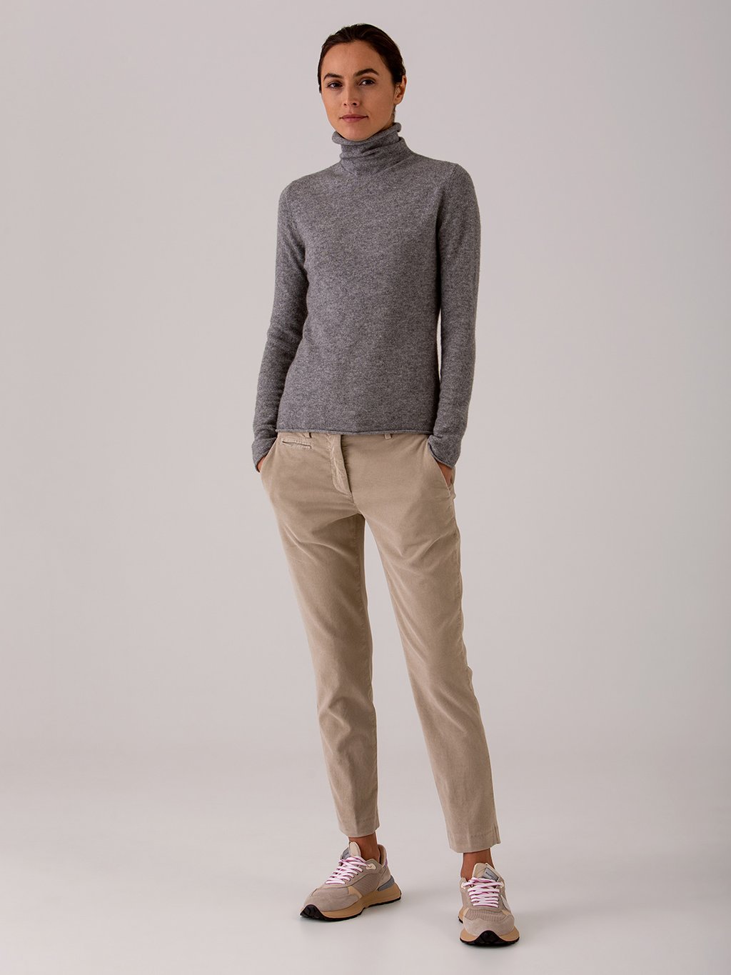 Detailansicht von Chinohose aus Cord von DONDUP