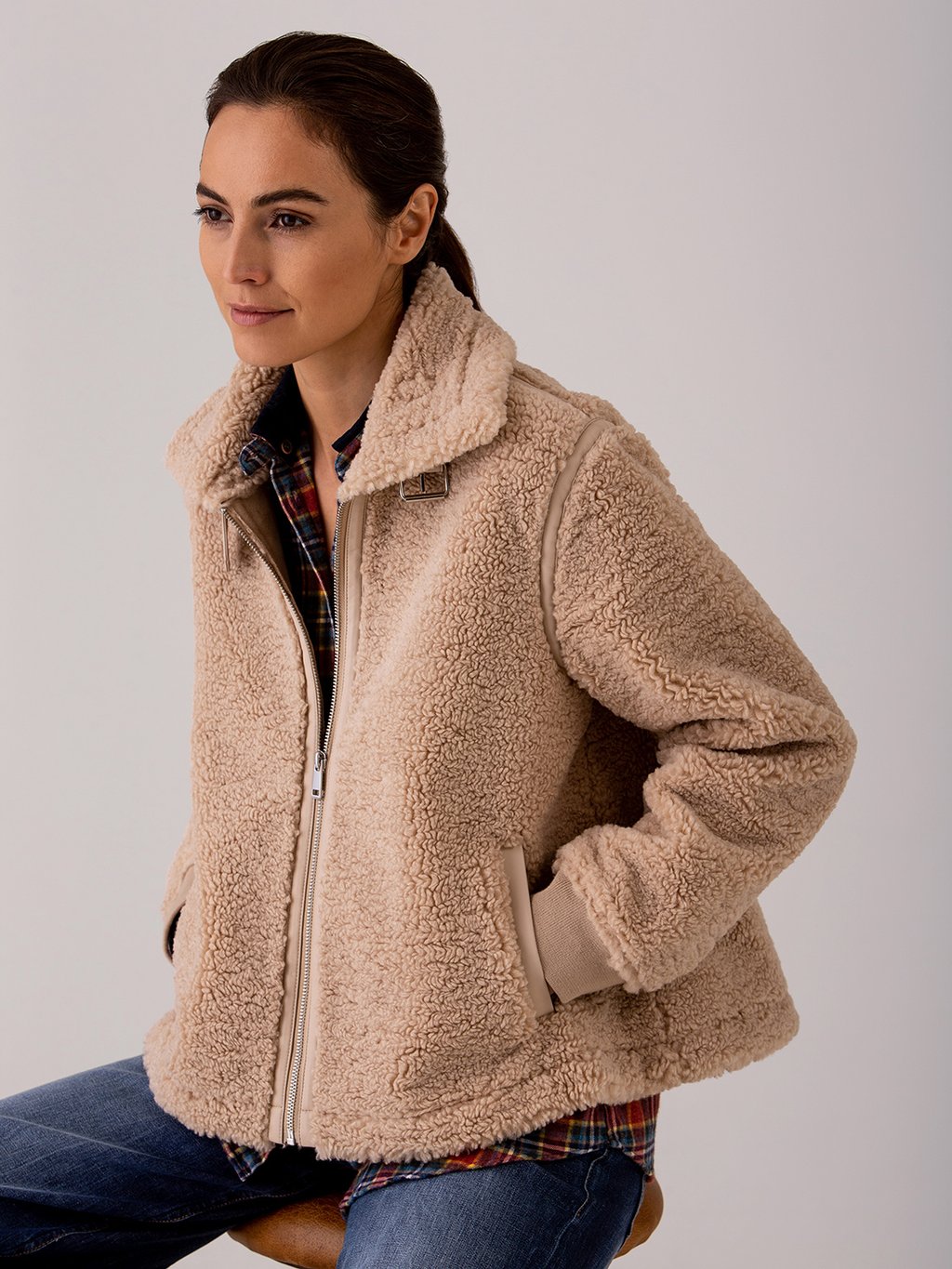 Detailansicht von Teddy-Jacke von FIVE PARIS