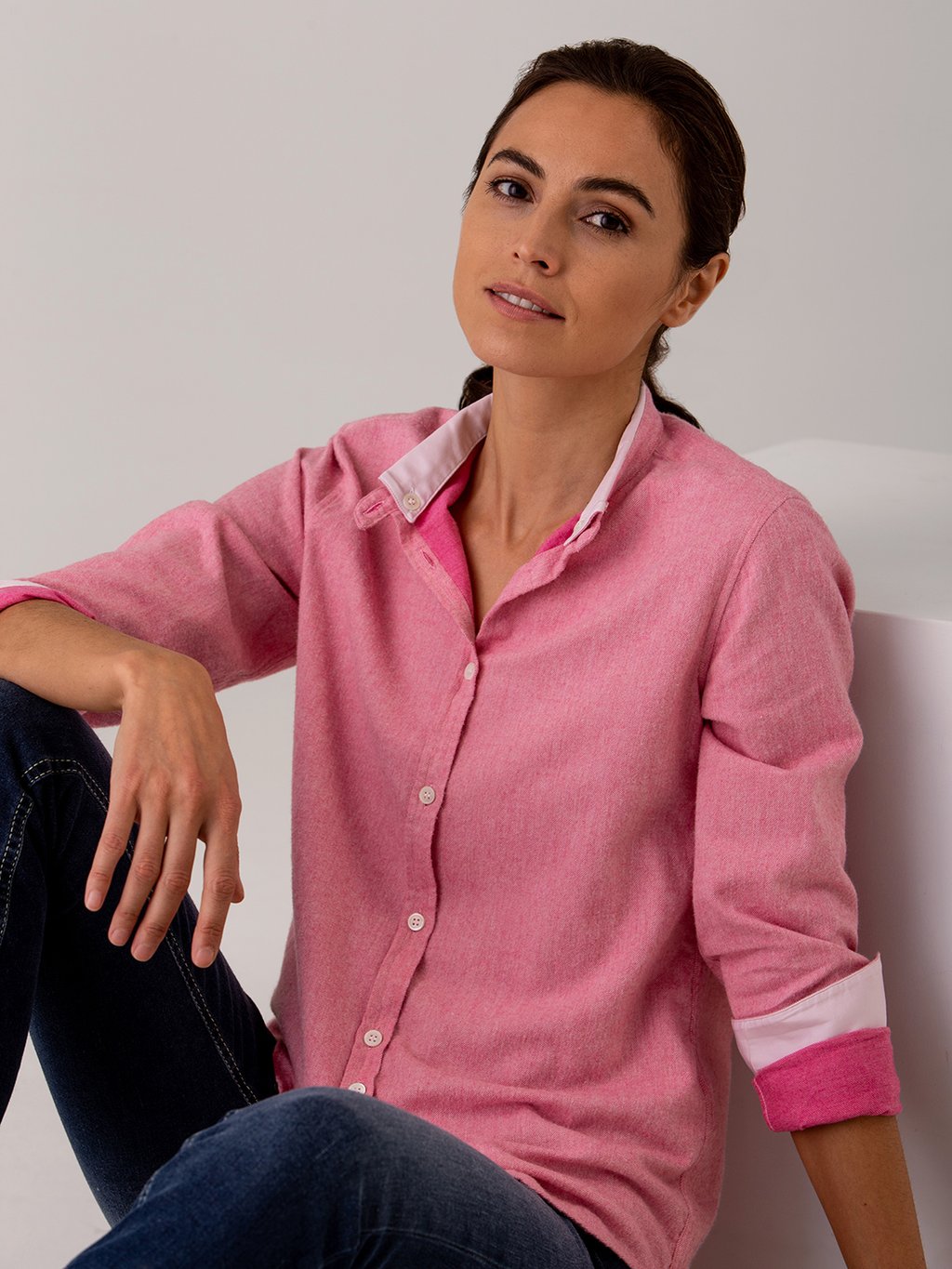 Detailansicht von Flanellbluse mit Stehkragen aus Baumwolle von AGLINI