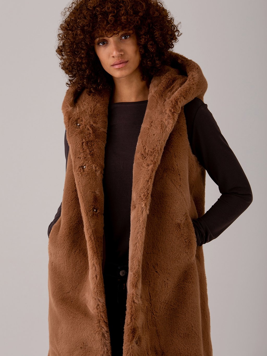 Detailansicht von Kunstfellweste von BOMBOOGIE