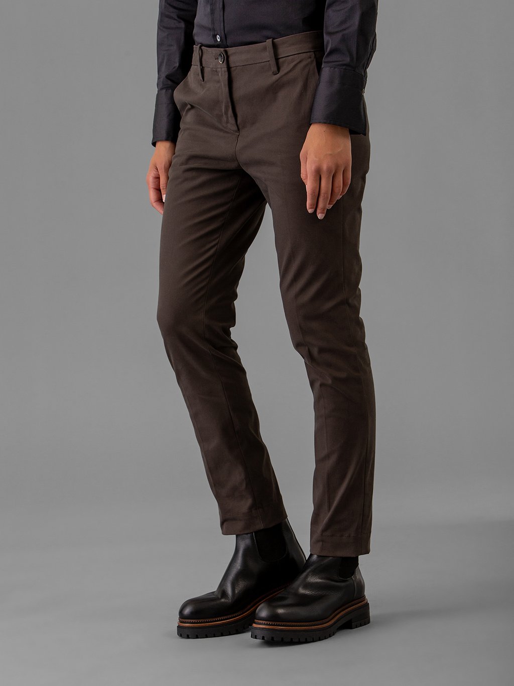 Detailansicht von Chinohose aus Baumwolle von NINE IN THE MORNING