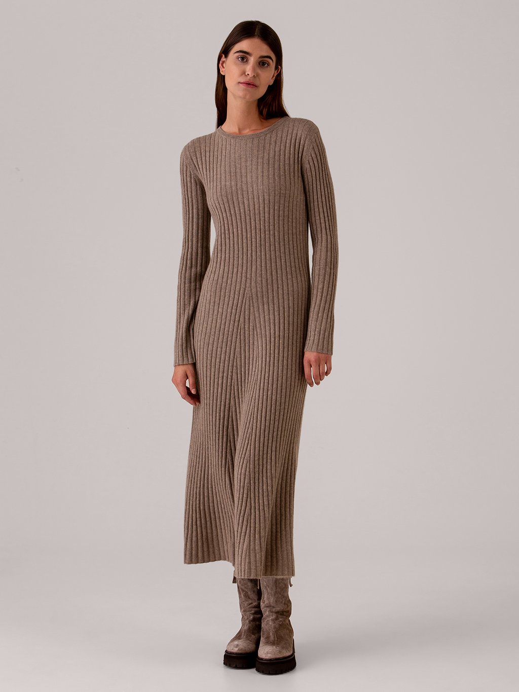 Detailansicht von Maxi-Strickkleid aus Cashmere von LISA YANG