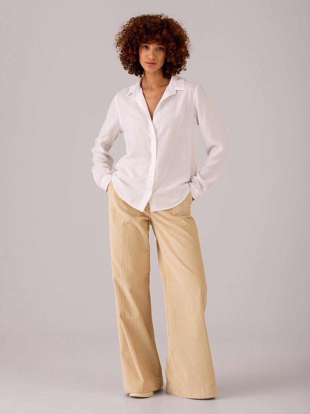 Detailansicht von Weite Hose aus Cord von NINE IN THE MORNING