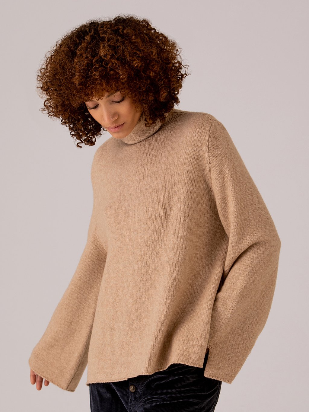 Detailansicht von Rollkragenpullover aus Merinowolle von ROBERTO COLLINA