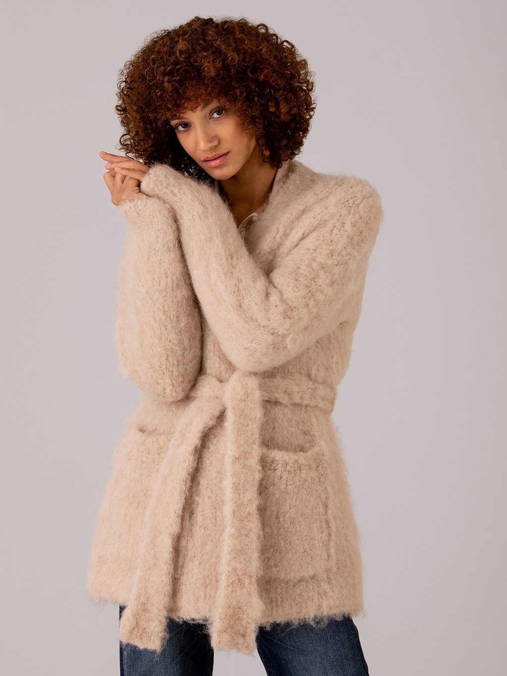 Detailansicht von Strickjacke aus Alpakawolle von ROBERTO COLLINA