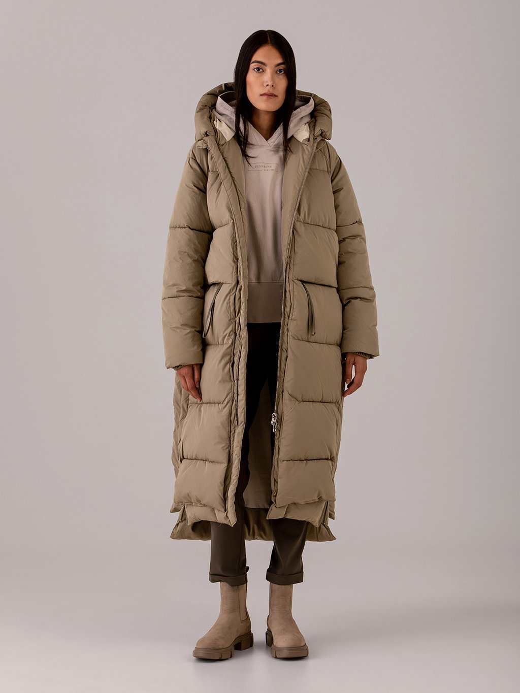 Detailansicht von Langer Steppmantel von EMBASSY