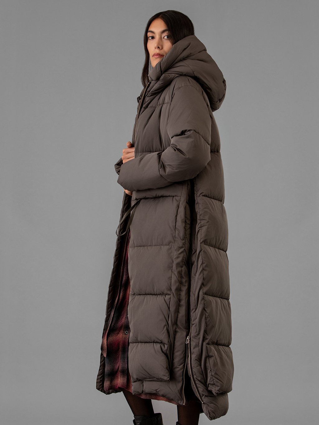 Detailansicht von Langer Steppmantel von EMBASSY