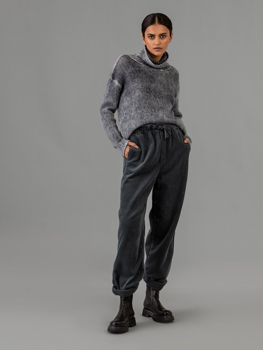 Detailansicht von Weite Hose aus Cord von PENN & INK