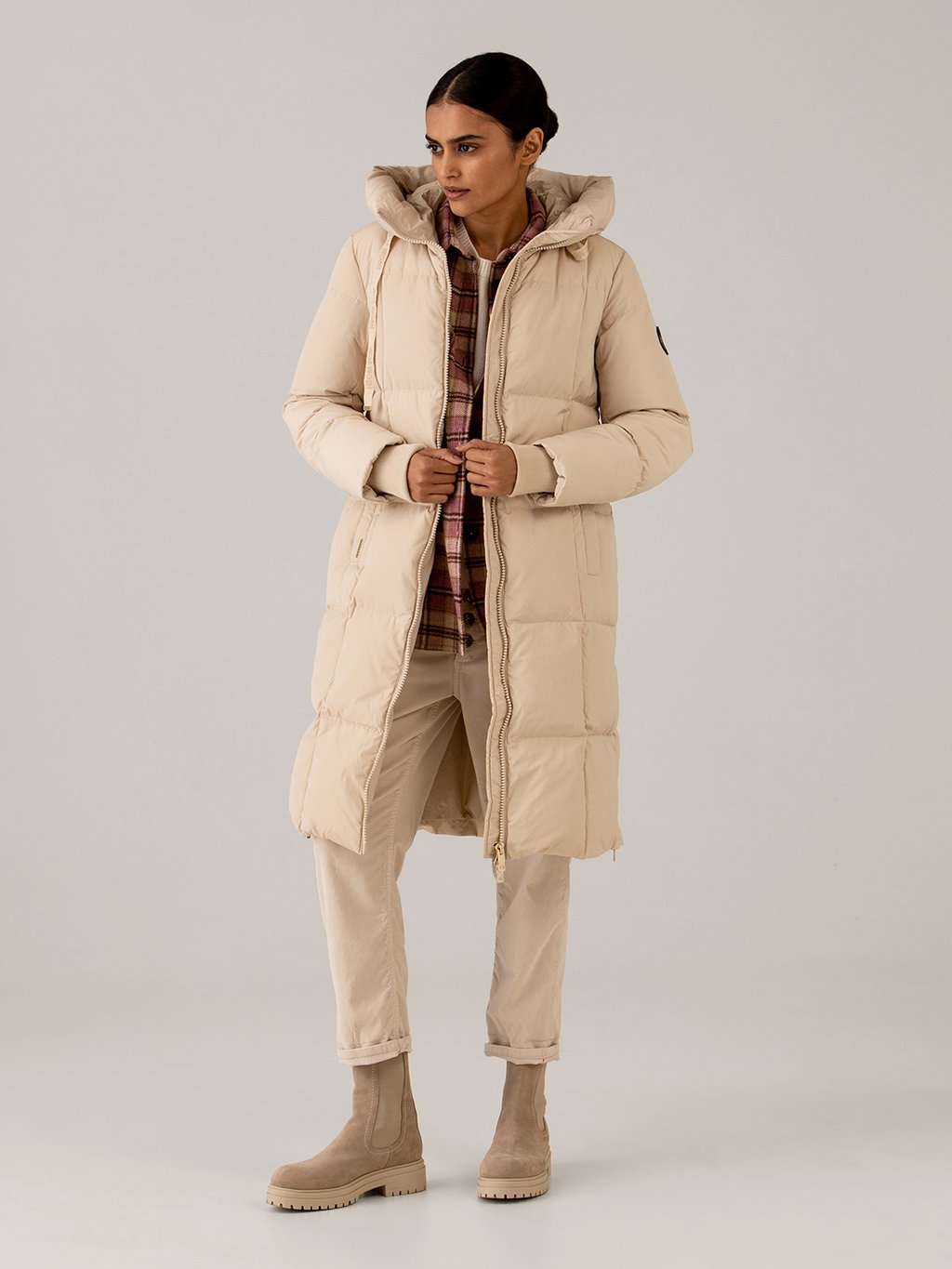 Detailansicht von Daunenmantel von MOS MOSH