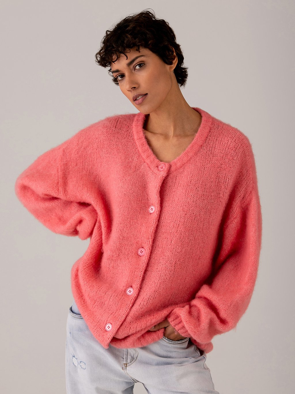 Detailansicht von Oversize Strickjacke von AMERICAN VINTAGE