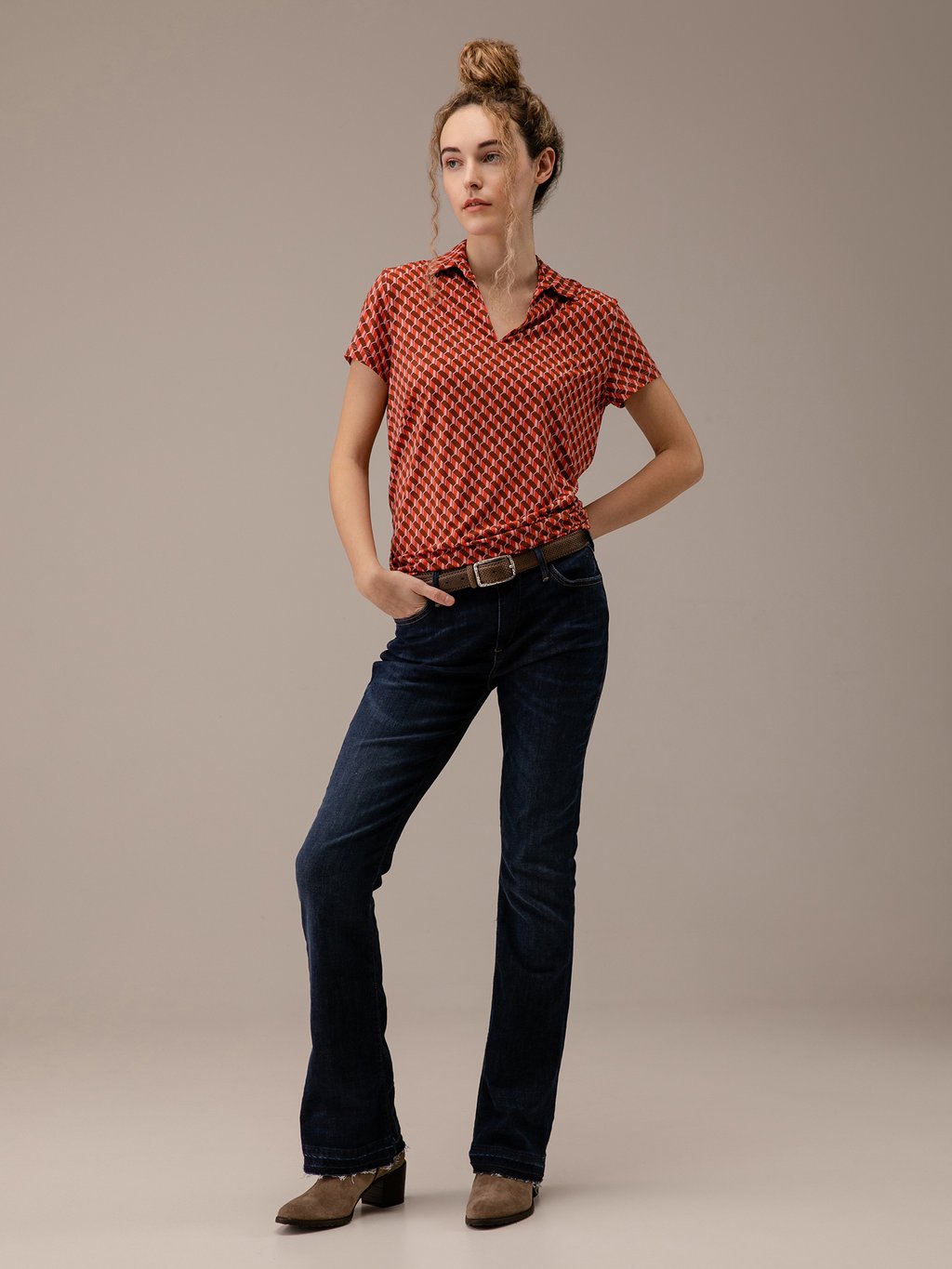 Detailansicht von Kurzarm-Poloshirt mit Musterung von SIYU