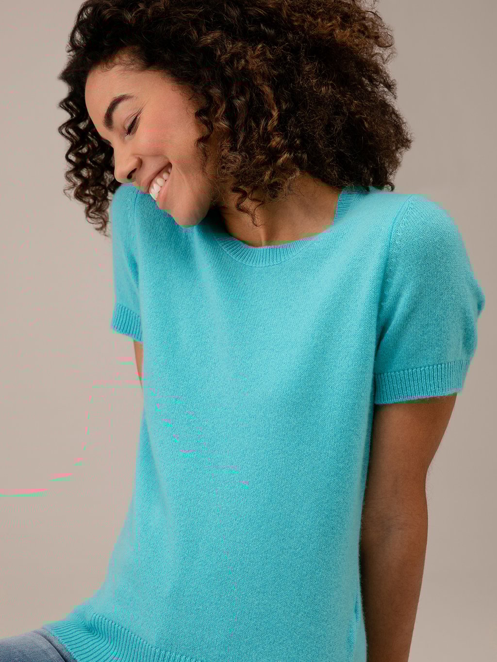 Detailansicht von Kurzarm-Pullover aus Cashmere von ALLUDE