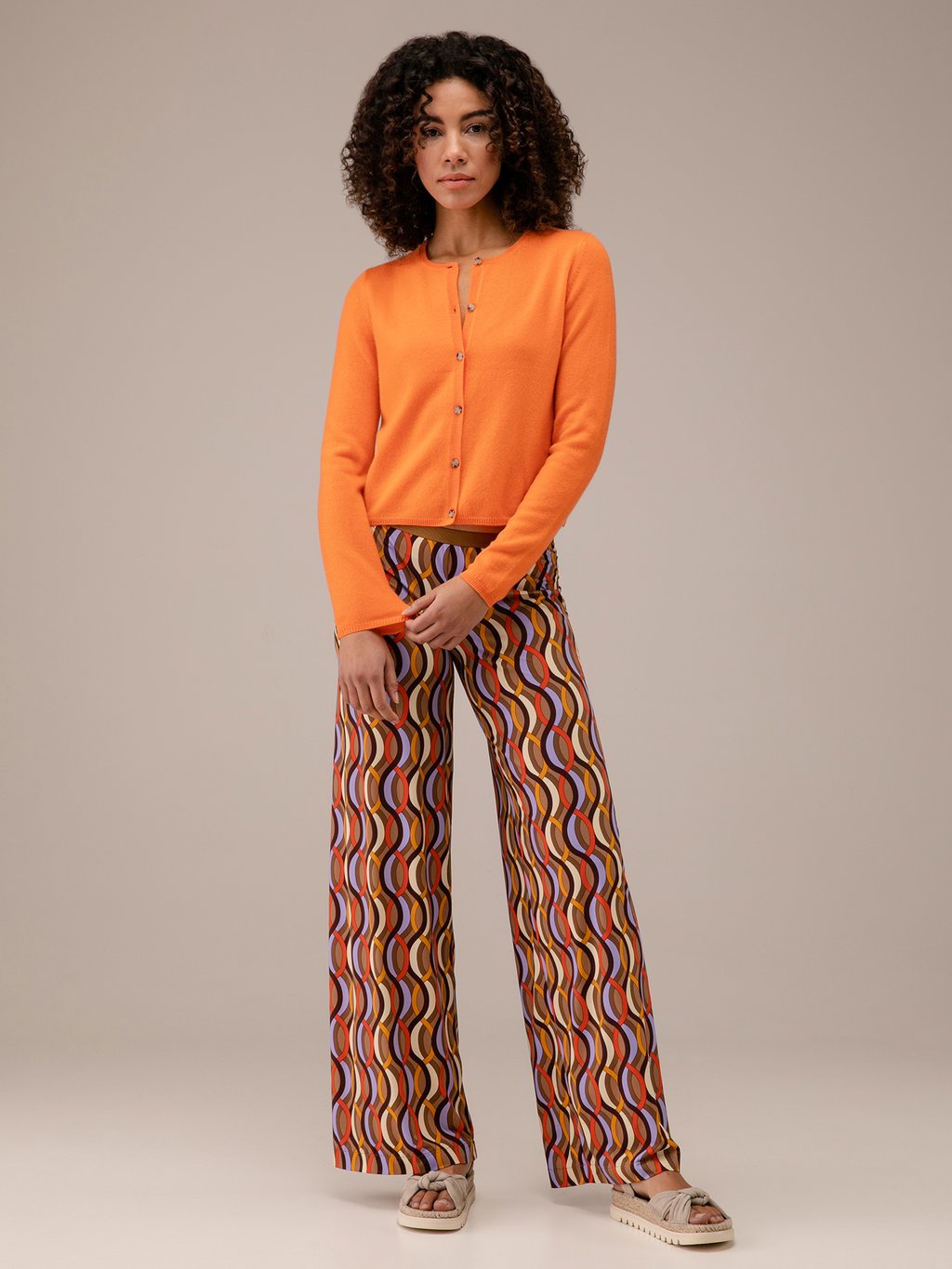 Detailansicht von Cropped Strickjacke aus Cashmere von ALLUDE