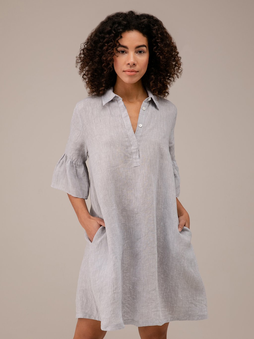 Detailansicht von Kurzes Blusenkleid aus Leinen von ROBERT FRIEDMAN