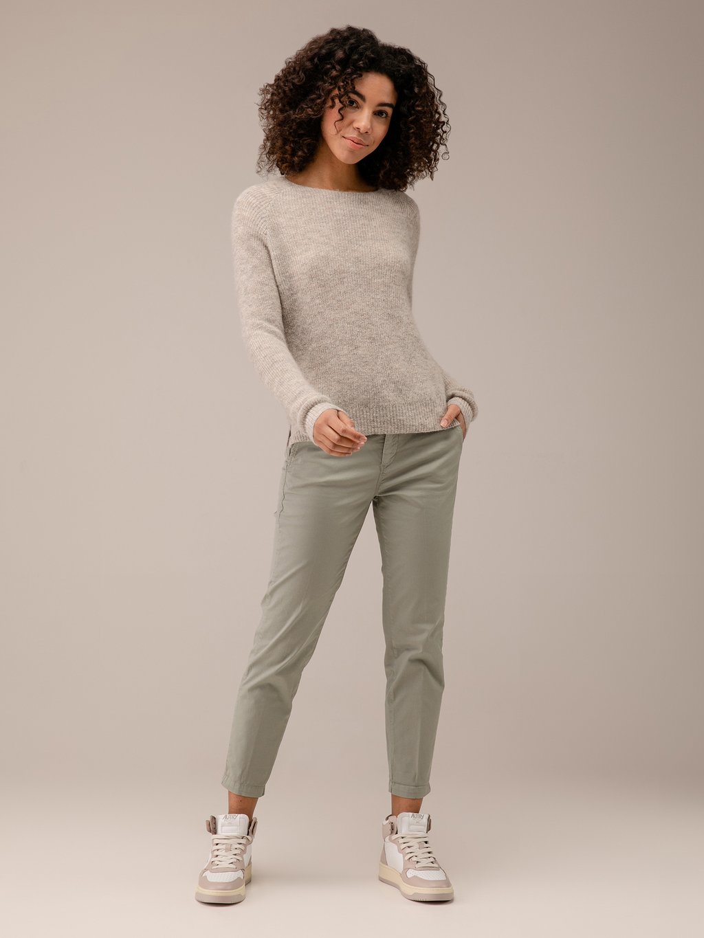 Detailansicht von Chinohose von MAC