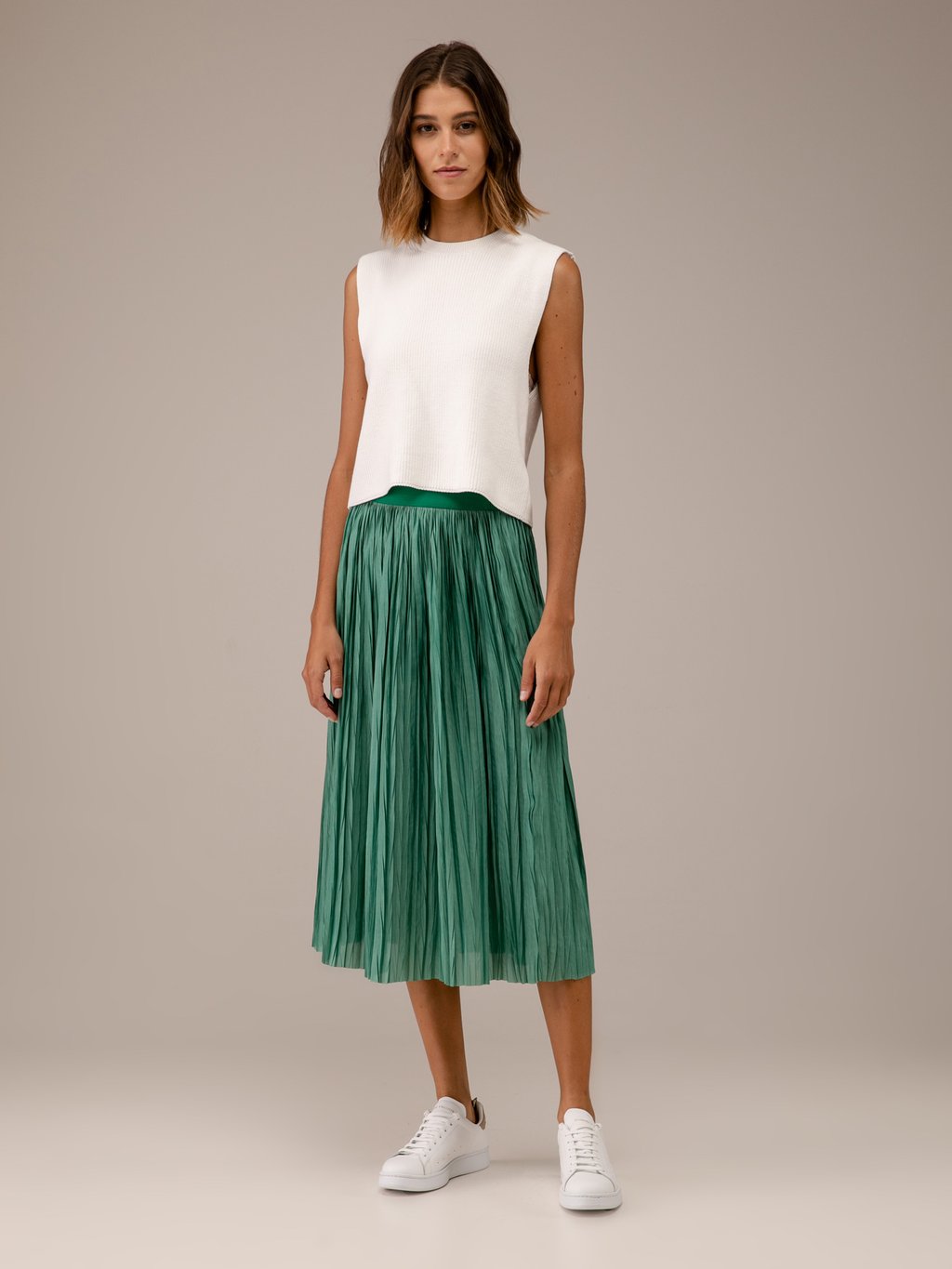 Detailansicht von Midi-Plisseerock von ROBERTO COLLINA