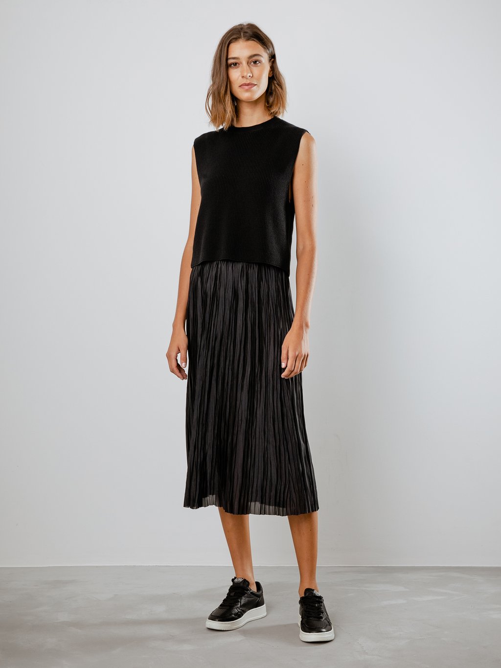 Detailansicht von Midi-Plisseerock von ROBERTO COLLINA