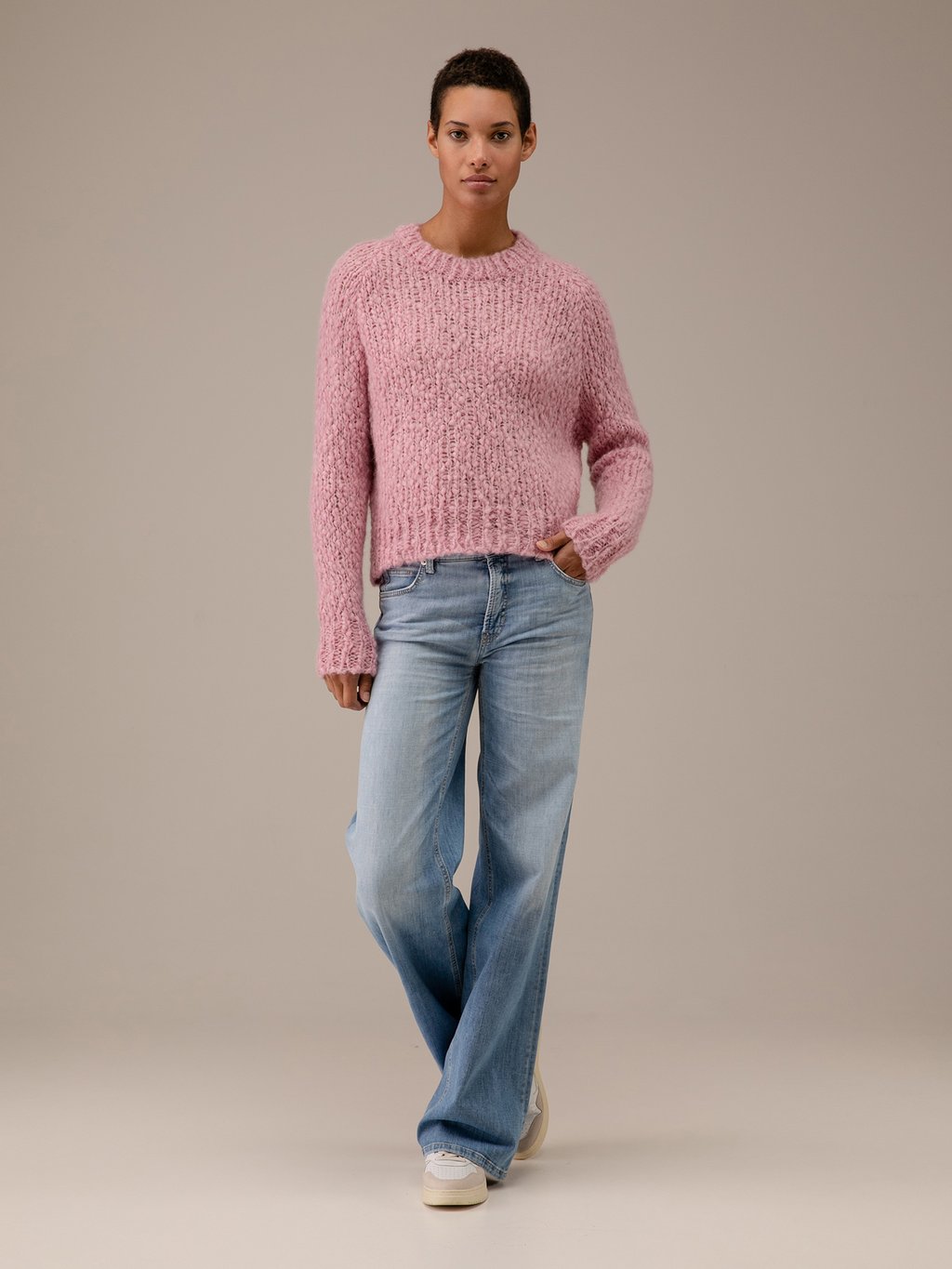 Detailansicht von Pullover aus Alpakawolle von SIBIN LINNEBJERG