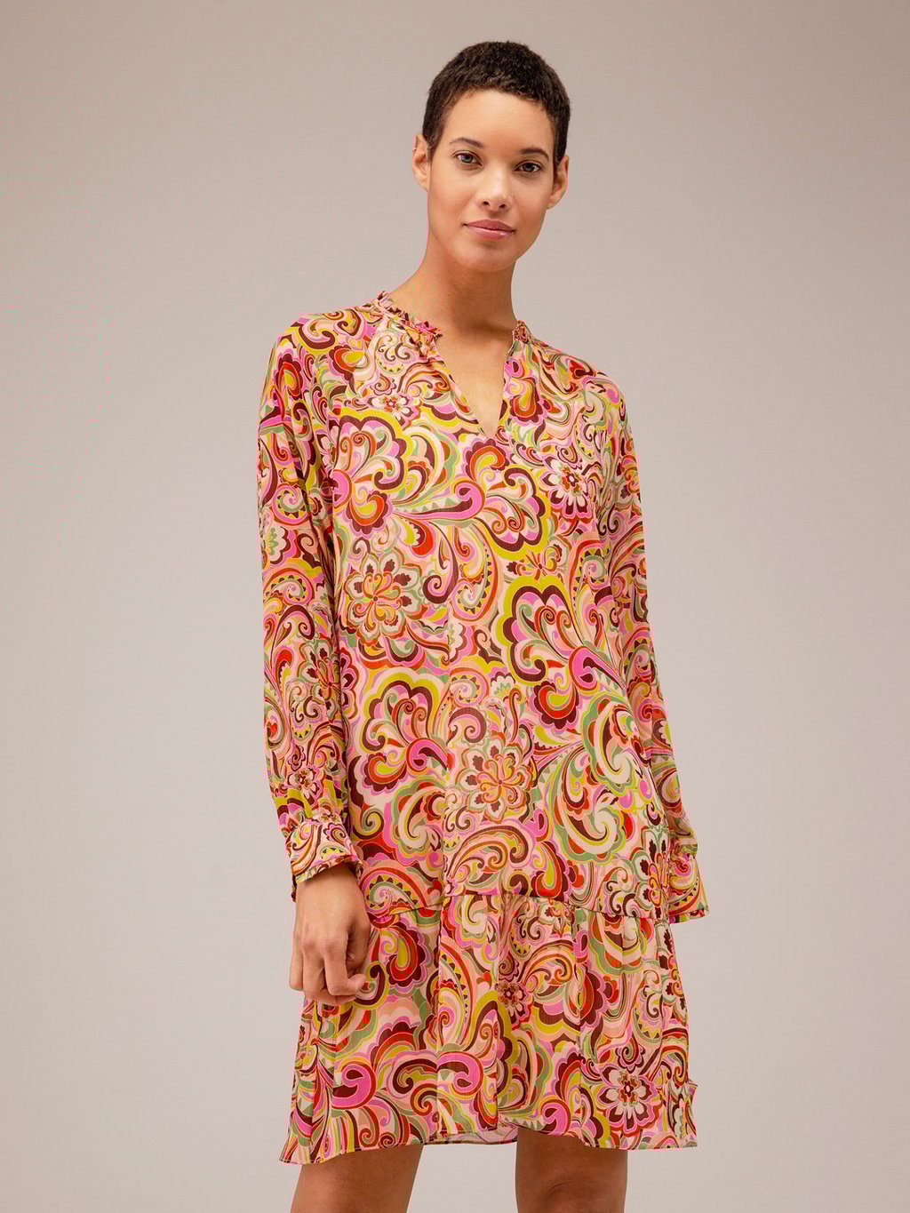 Detailansicht von Kurzes Blusenkleid von DANIELS