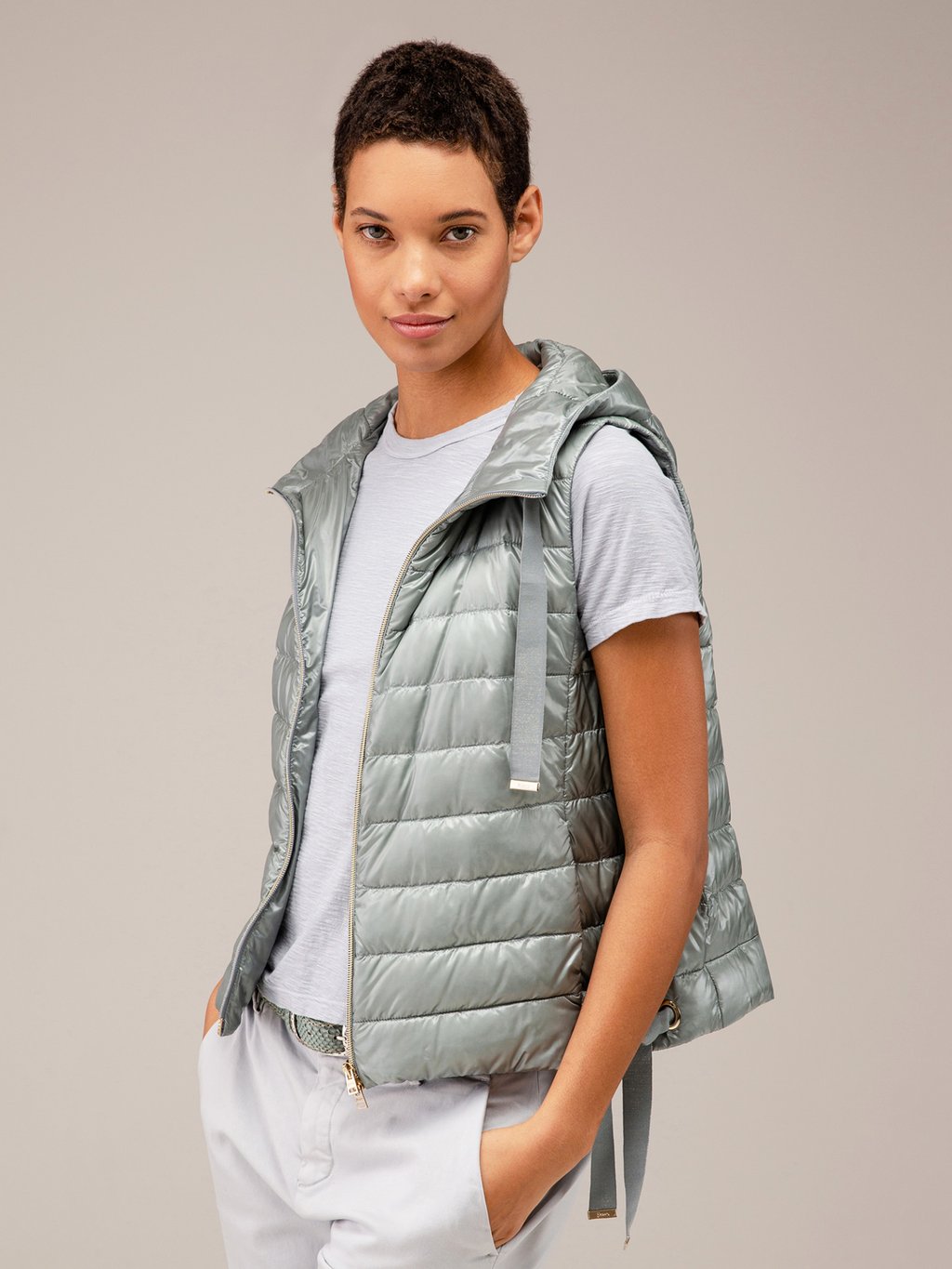 Detailansicht von Leichte Daunenweste von HERNO