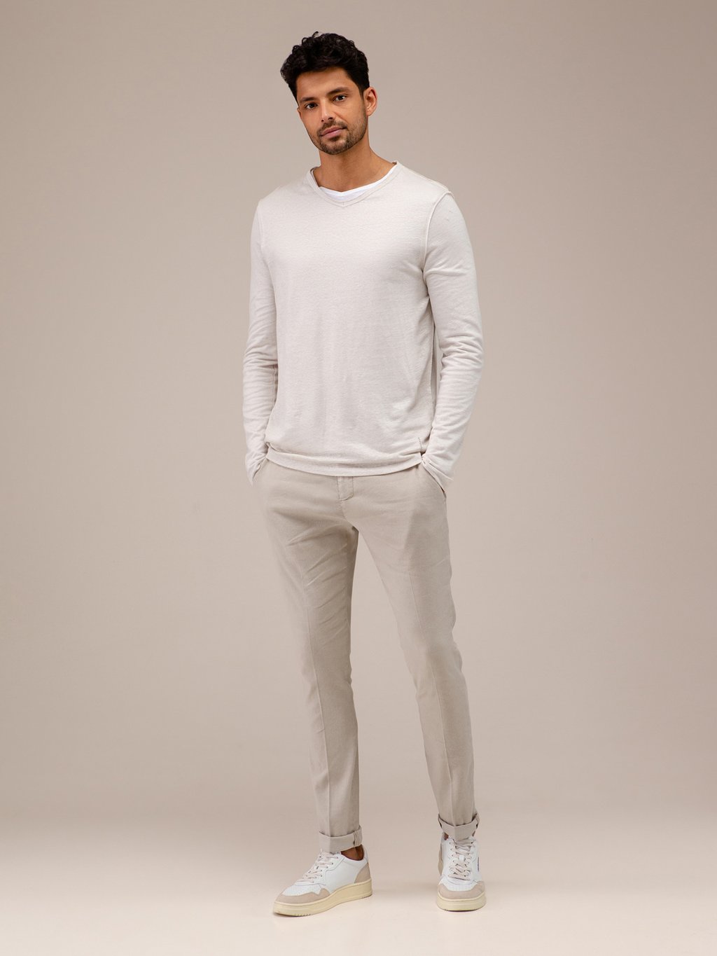 Detailansicht von Chinohose aus Leinen von DONDUP