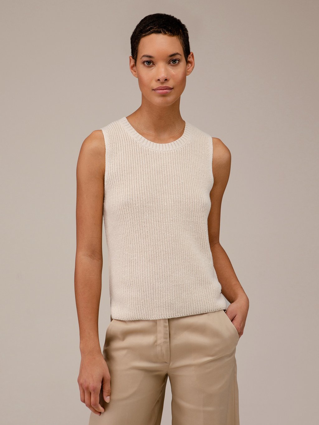 Detailansicht von Stricktop aus Leinen von BETTER RICH