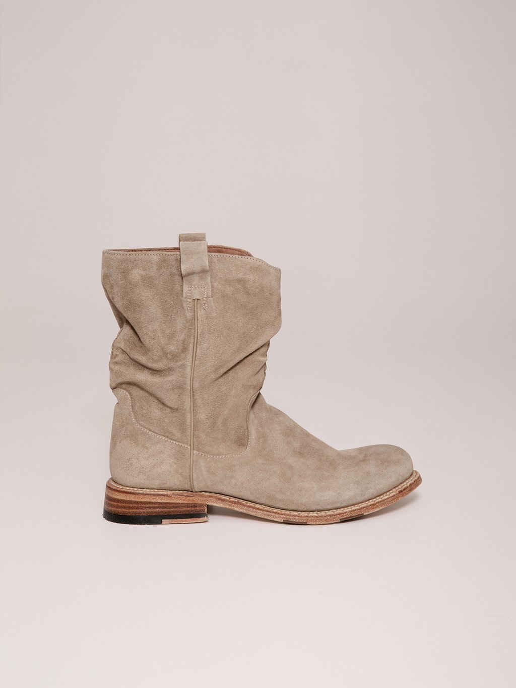 Detailansicht von Stiefel aus Verloursleder von CORDWAINER