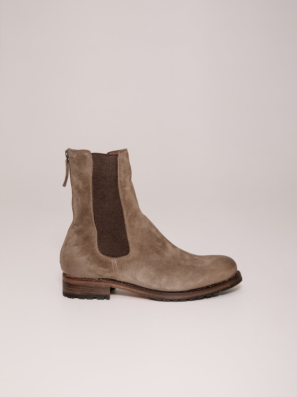 Detailansicht von Stiefelette aus Veloursleder von CORDWAINER