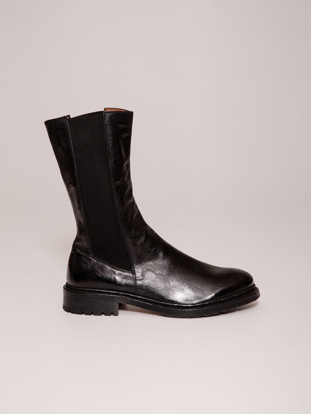 Detailansicht von Chelsea-Boots aus Leder von CORDWAINER