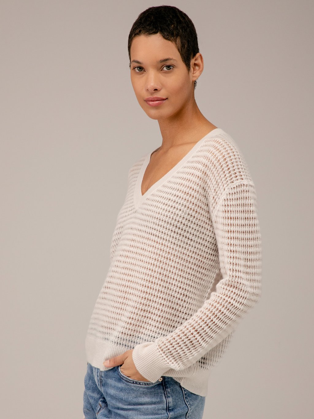 Detailansicht von Pullover mit Lochstrick von 360 CASHMERE