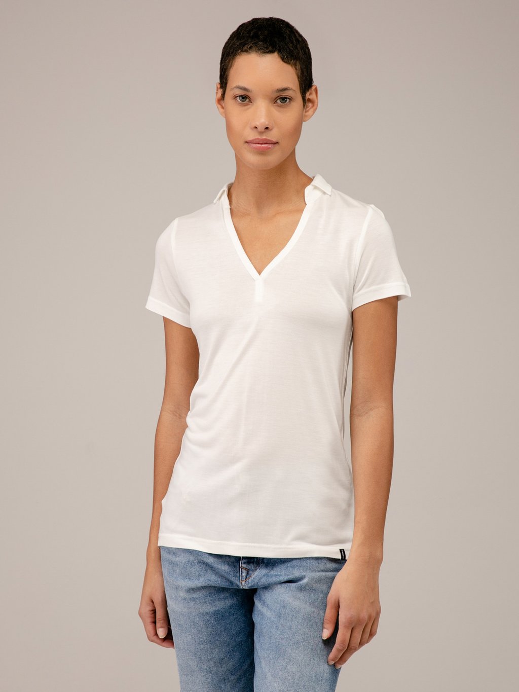 Detailansicht von T-Shirt von ELIAS RUMELIS