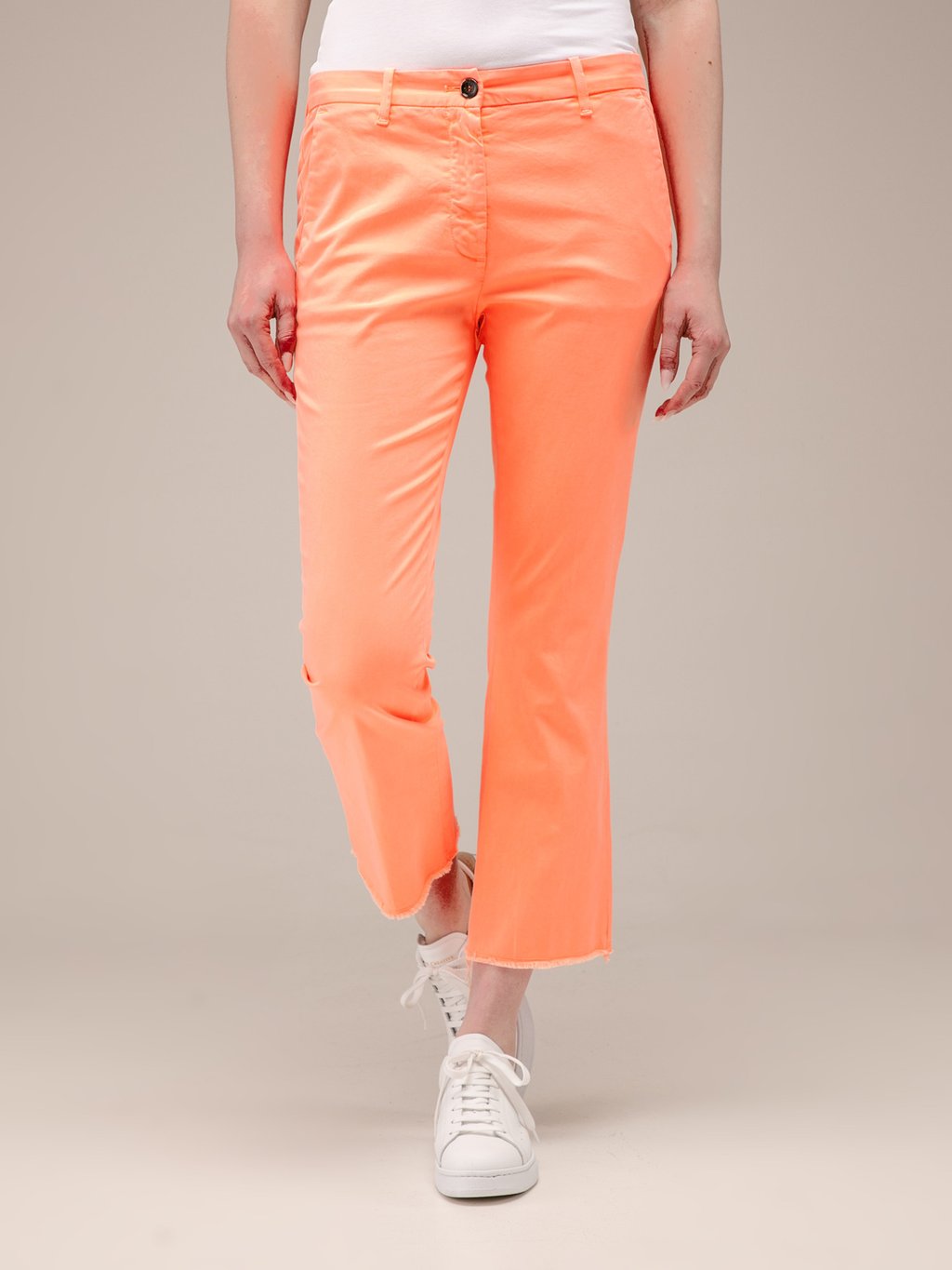 Detailansicht von Cropped Bootcut Hose von NINE IN THE MORNING