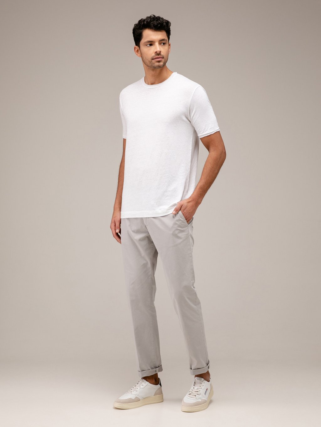 Detailansicht von T-Shirt aus Leinen von DANIELE FIESOLI