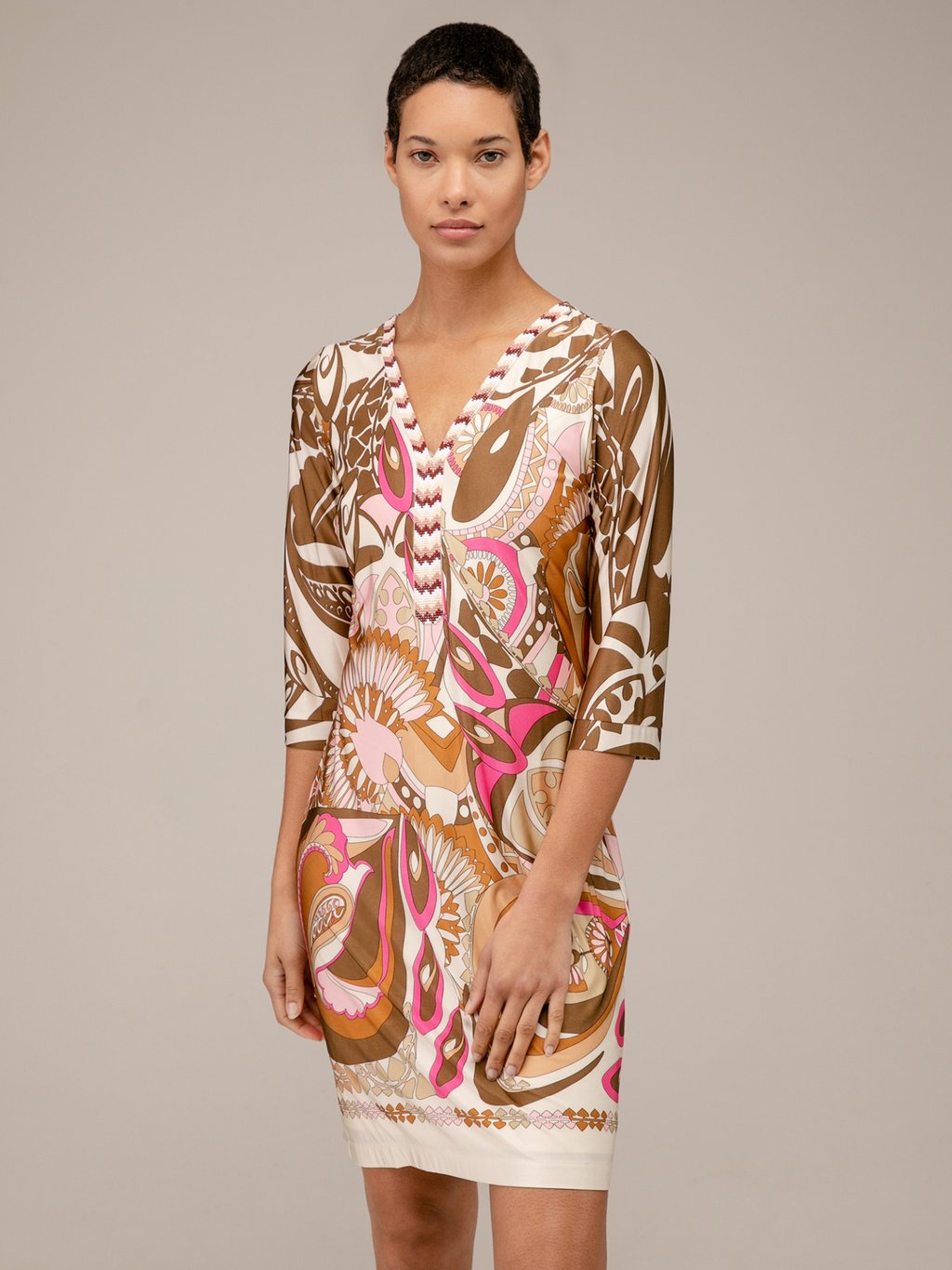 Detailansicht von Kurzes Kleid von ANA ALCAZAR