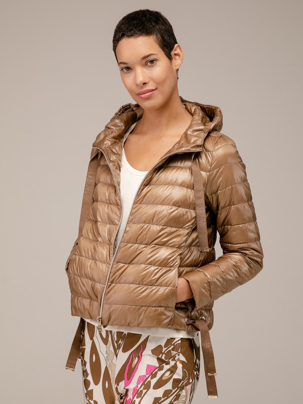 Detailansicht von Kurze Daunenjacke von HERNO