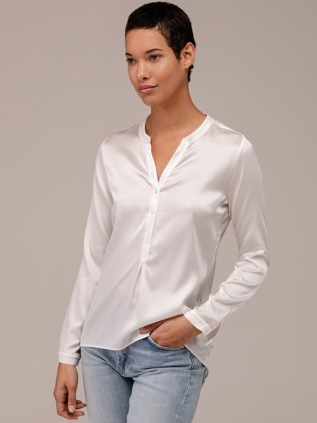 Detailansicht von Seidenbluse von DANIELS