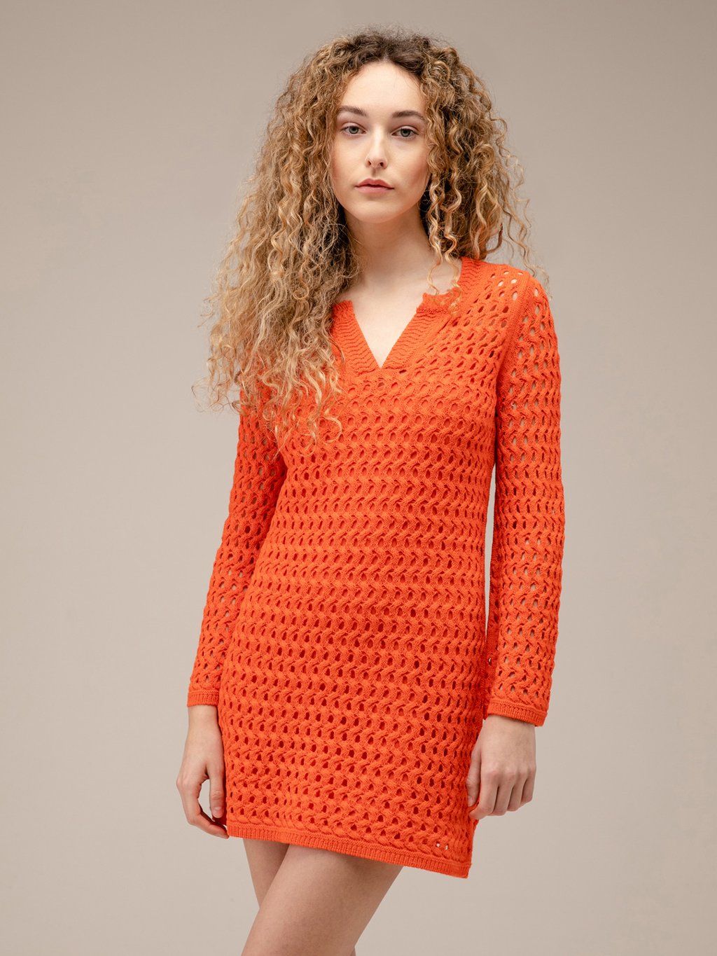 Detailansicht von Kurzes Strickkleid in Häkel-Optik von DOROTHEE SCHUMACHER