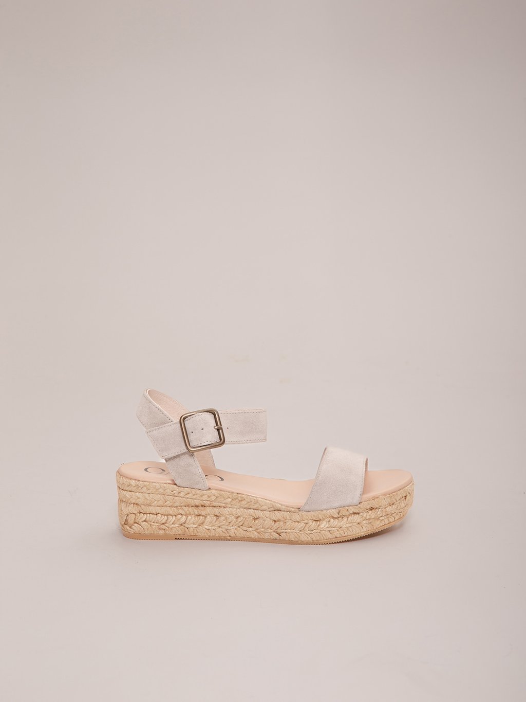 Detailansicht von Keilsandaletten von GAIMO