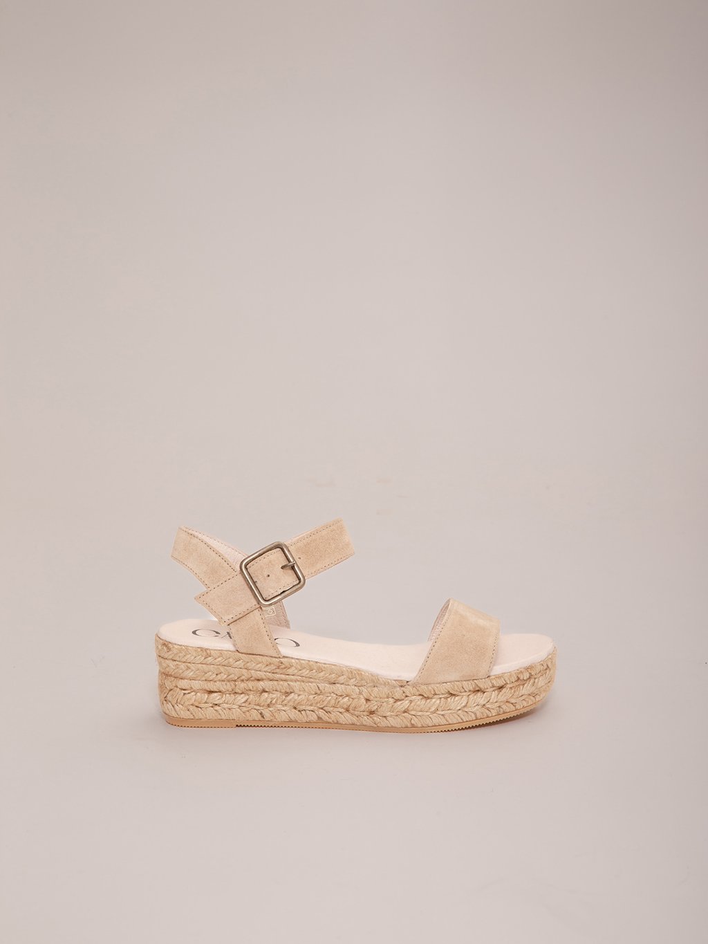 Detailansicht von Keilsandaletten von GAIMO