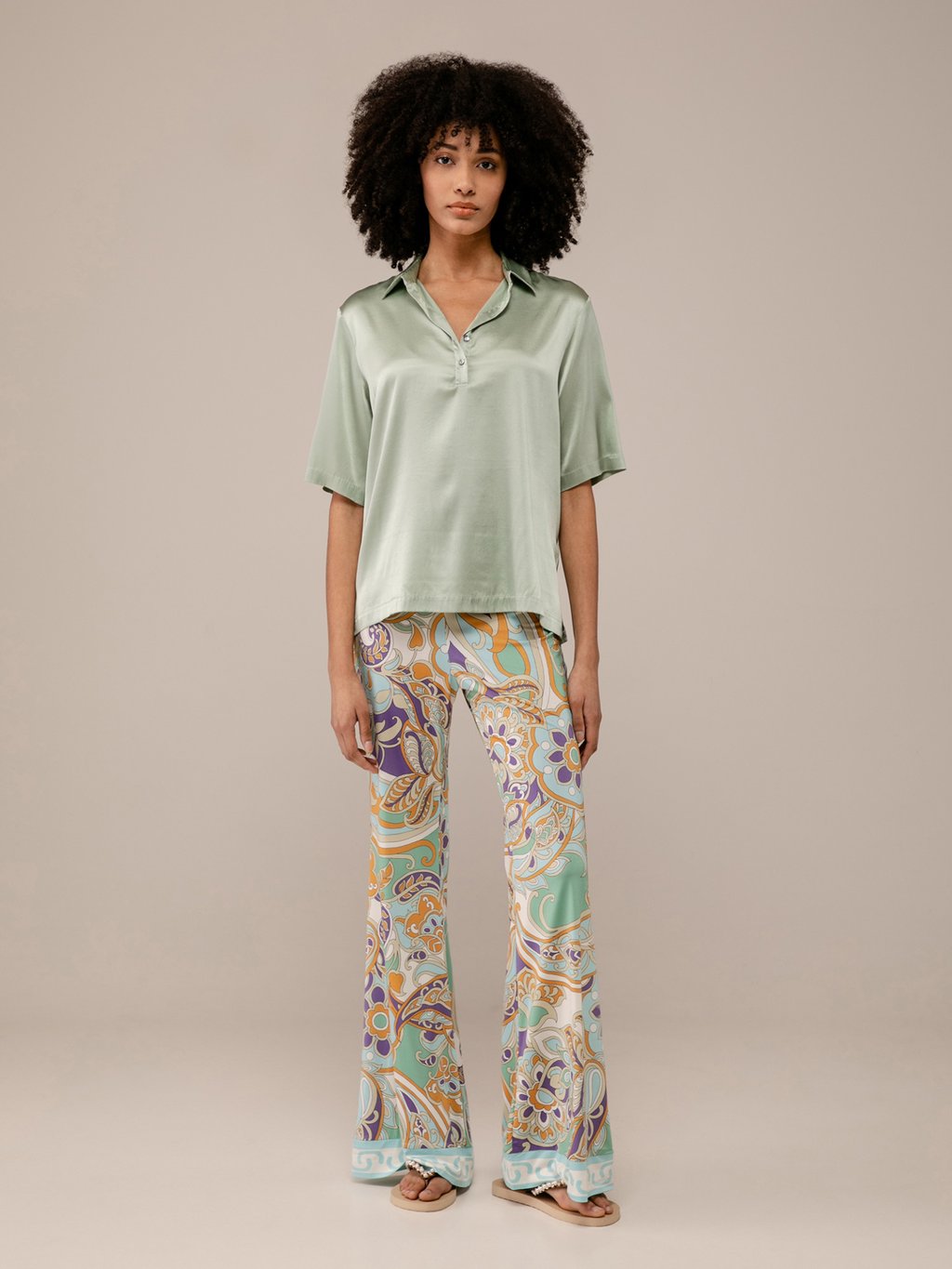 Detailansicht von Kurzarm-Seidenbluse von ANTONELLI