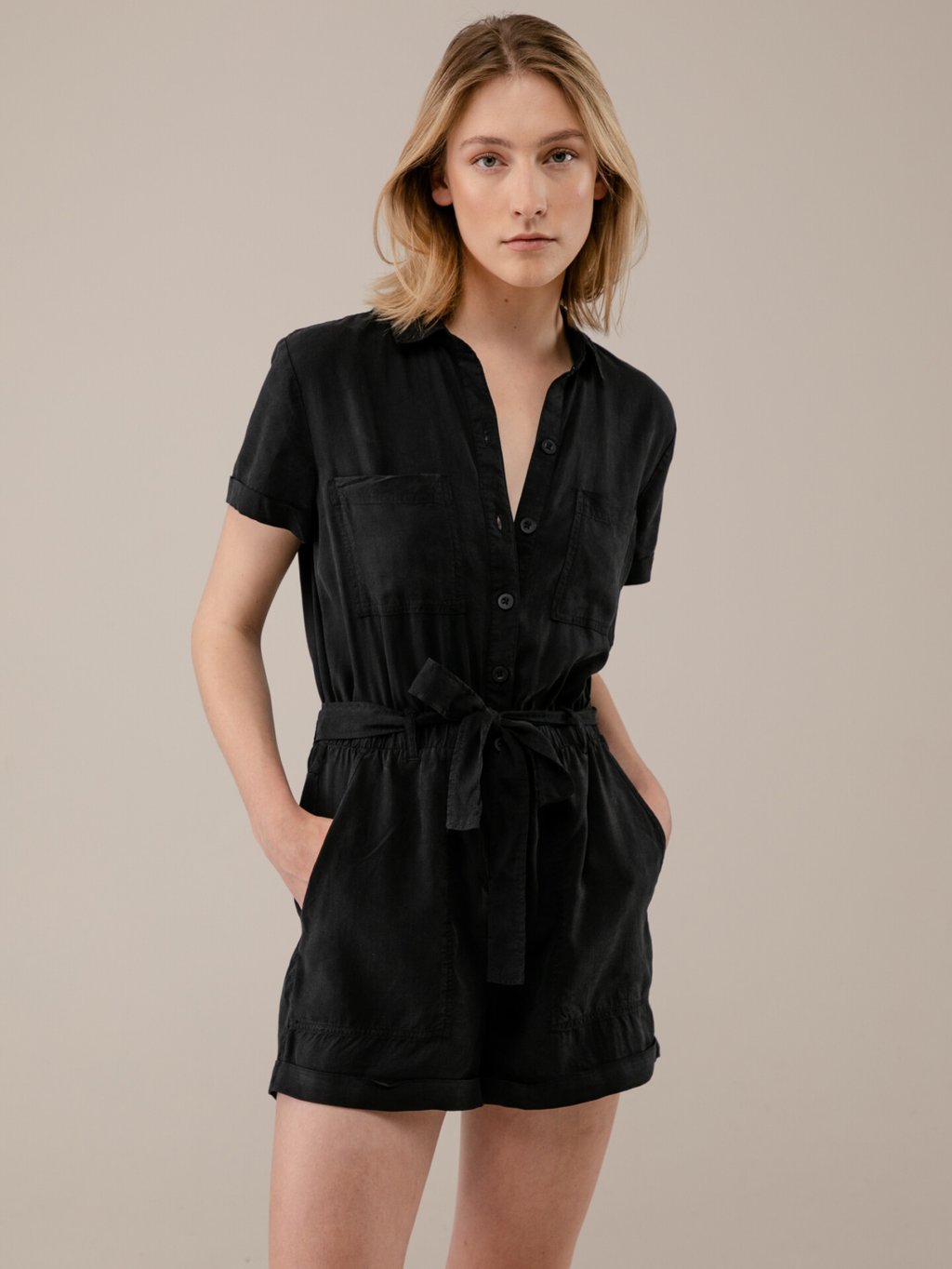 Detailansicht von Kurzer Jumpsuit von BELLA DAHL