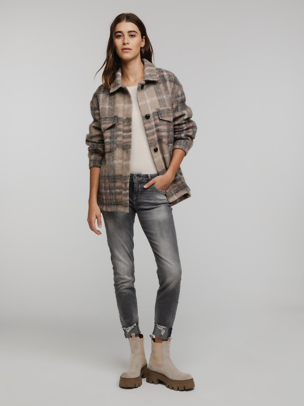 Detailansicht von Hemdjacke von BETTER RICH