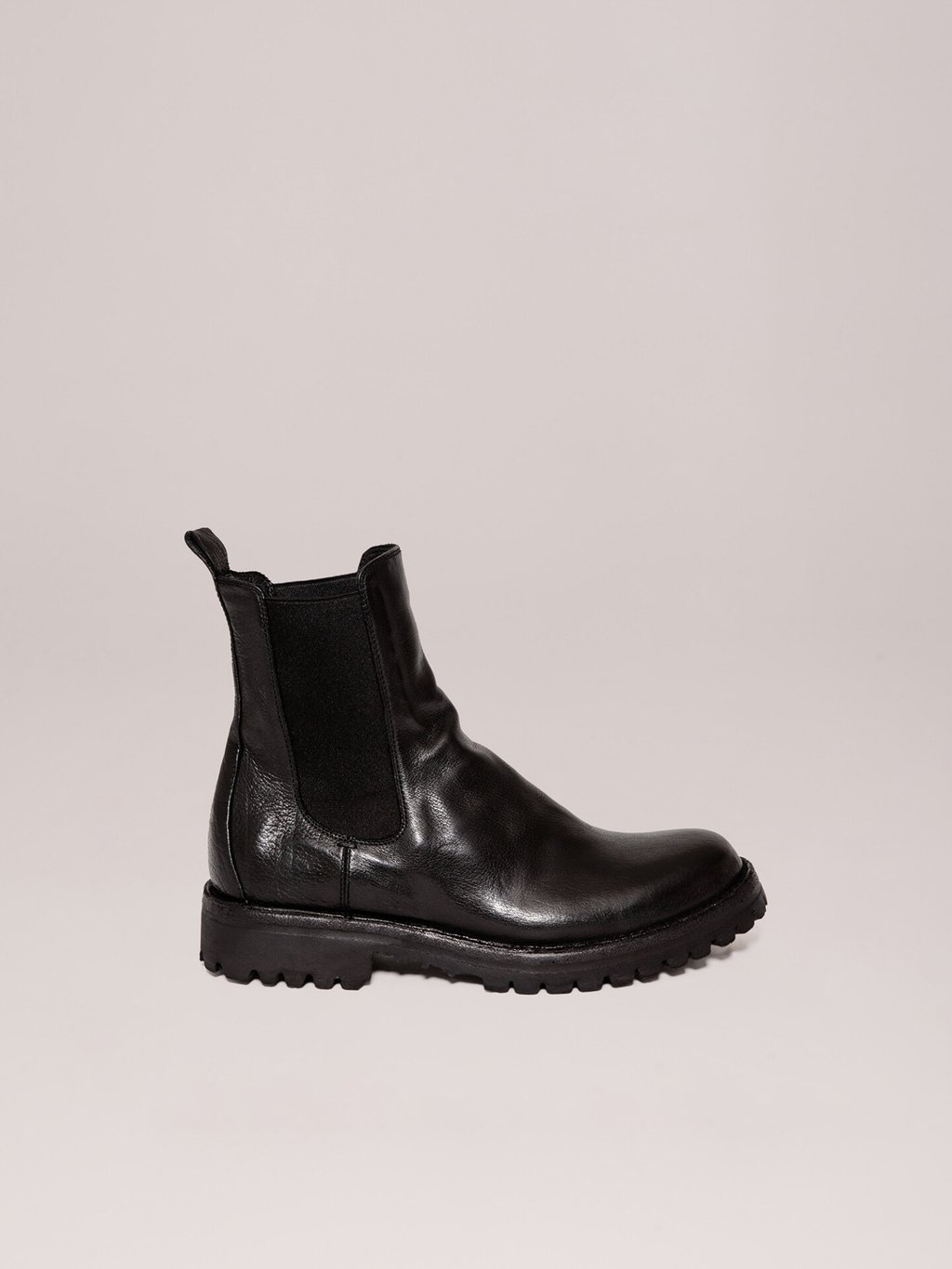 Detailansicht von Chelsea-Boots aus Leder von OFFICINE CREATIVE