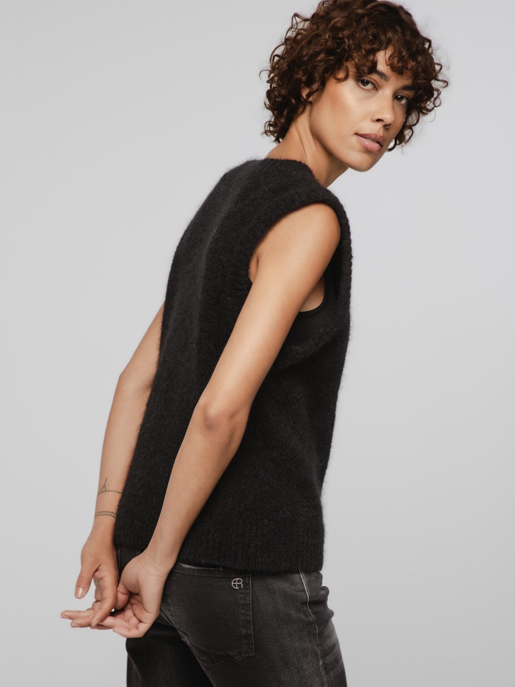 Detailansicht von Pullunder von JOHNNY LOVE