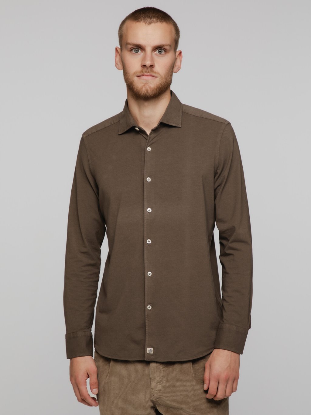 Detailansicht von Baumwollhemd mit Haifischkragen von SONRISA